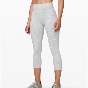 Lululemon Wunder Under 21' crop